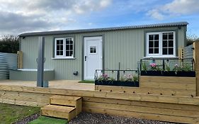 The Swift, Shepherds Hut At Bee Happy Breaks Scotland
